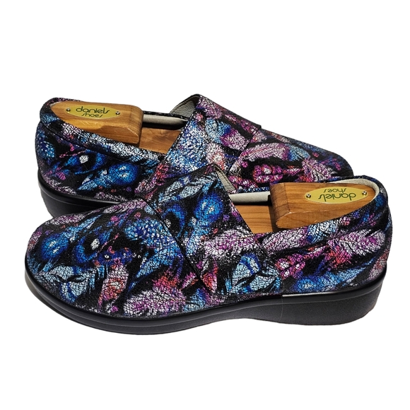 Alegria | Shoes | Alegria Lauryn Clogs Size 38w Womens Shoes Us 8 Wide ...